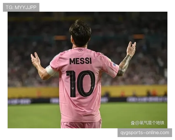 梅西 vs 克鲁伊夫：技术风格与时代影响力对比