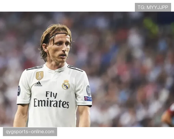 维尼修斯与莱奥爆点能力对比：突破方式与比赛影响力解析