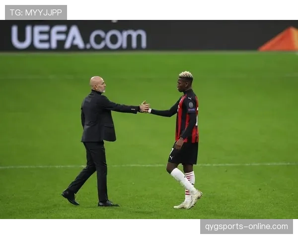 AC米兰从复兴到停滞的表现波动，阶段性变化对赛季争冠形势带来影响